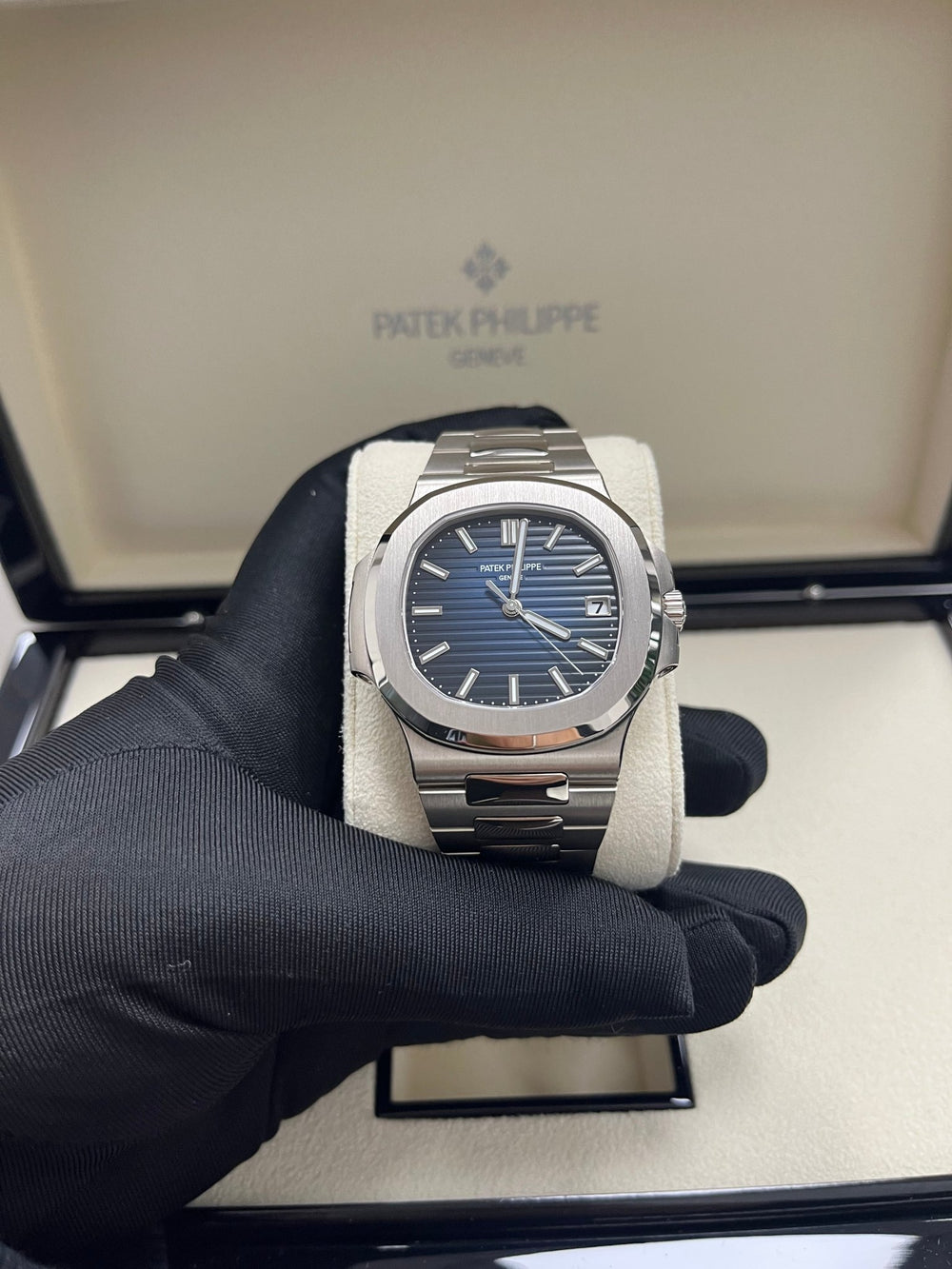 Patek Phillipe Nautilus Silver Metal Quartz Watch