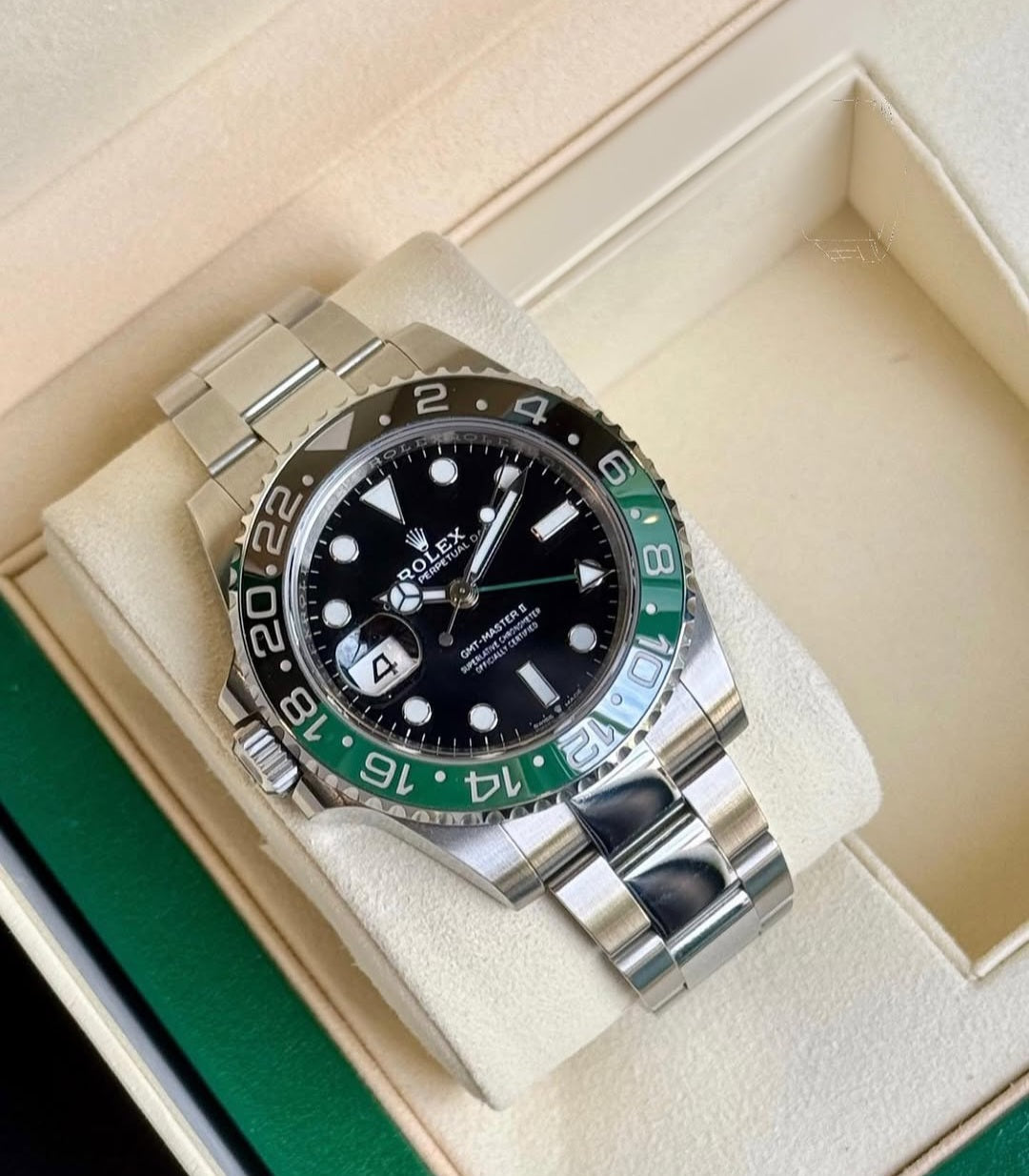 Rolex Gmt Master Silver Green Black Metal Watch A