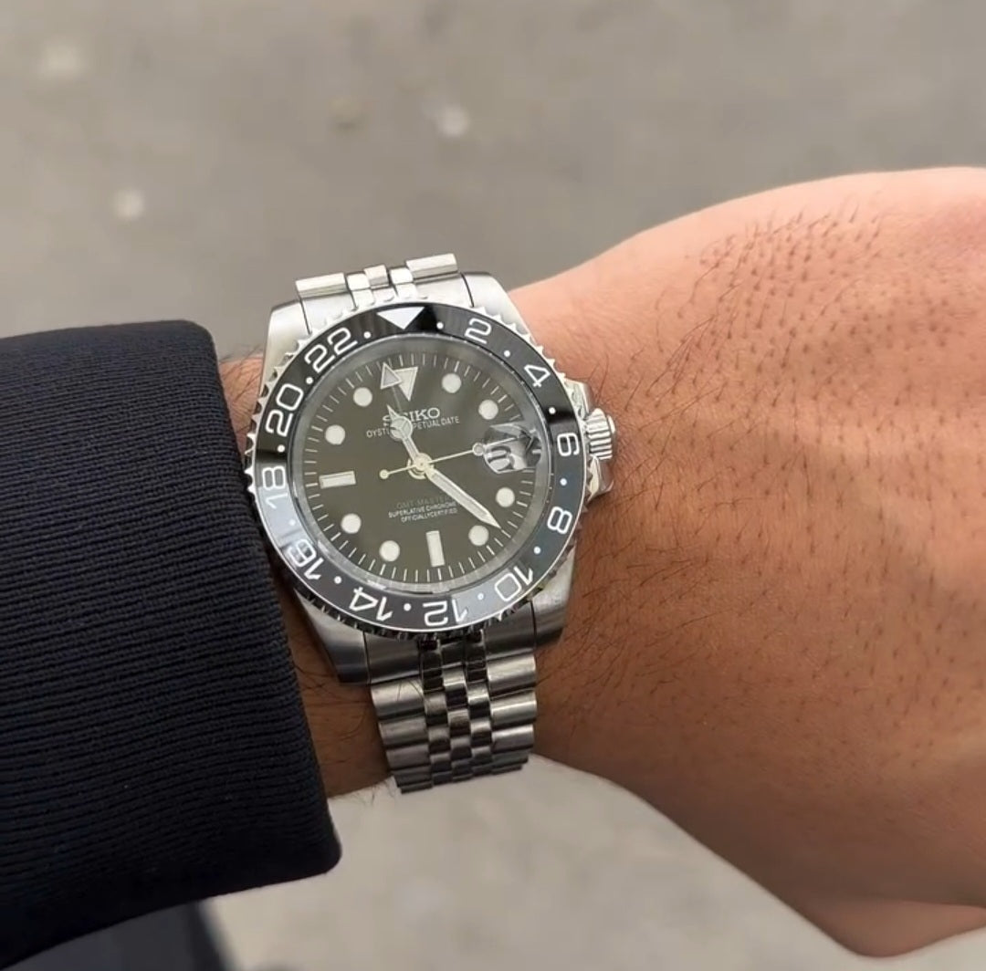 Seiko GMT master 2 stainless steel watch