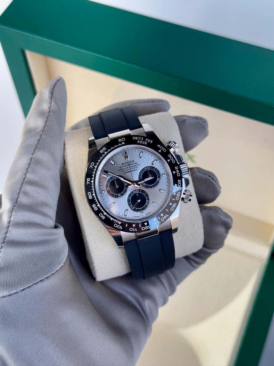 Rolex Cosmograph Daytona Silver with fiber belt