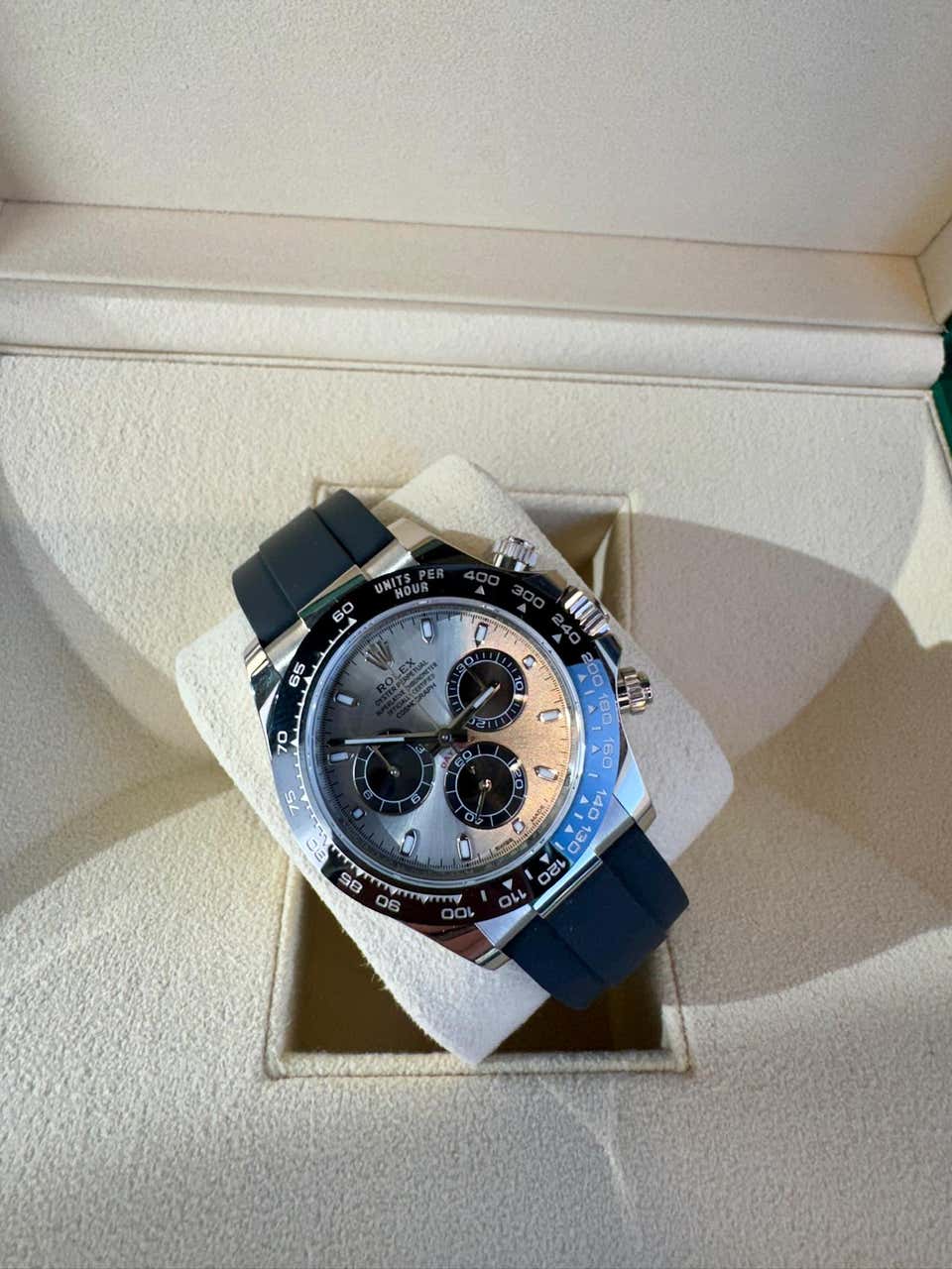 Rolex Cosmograph Daytona Silver with fiber belt
