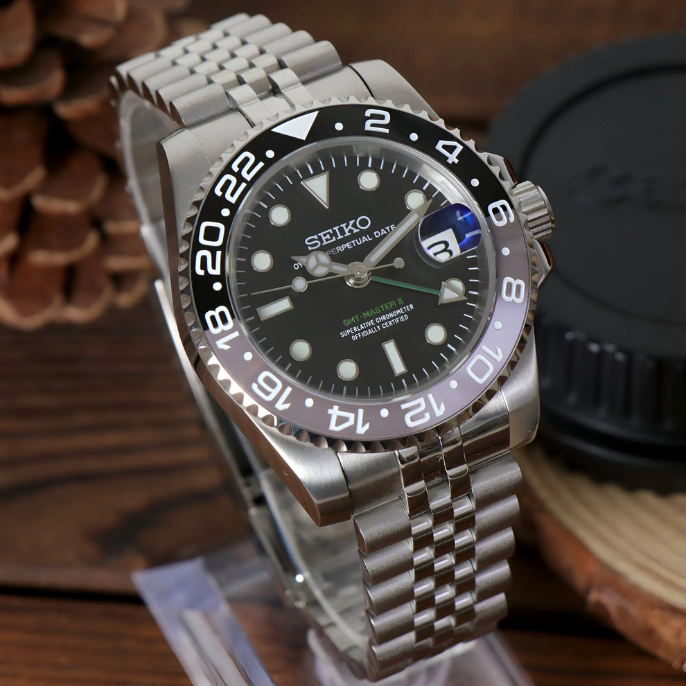 Seiko GMT master 2 stainless steel watch