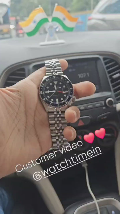 Seiko 5 GMT stainless steel Blue black watch