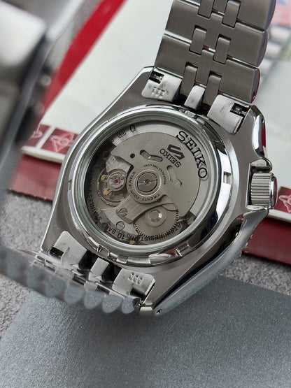 Seiko 5 GMT stainless steel Blue black watch